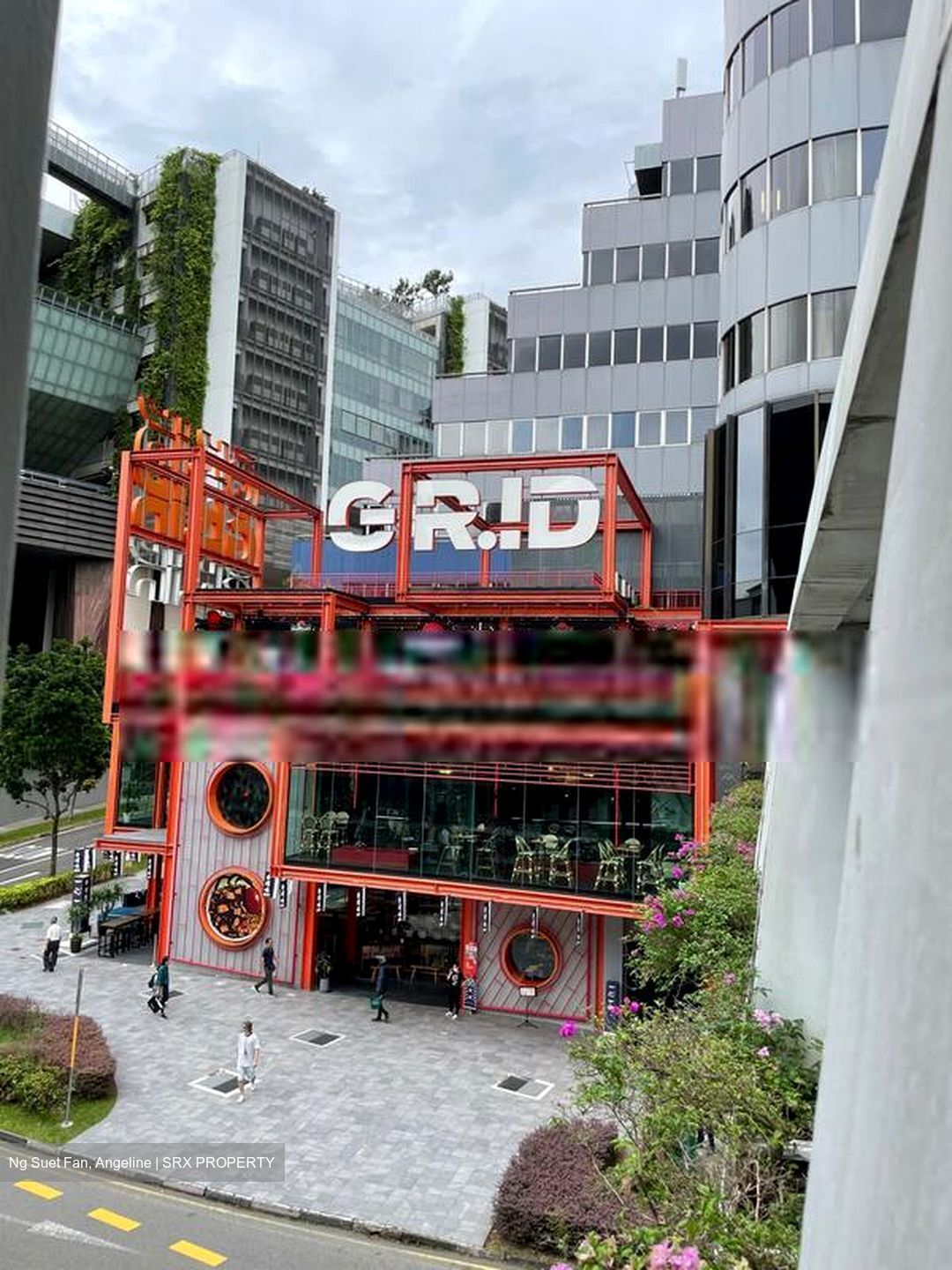 Pomo (D7), Retail #453932481